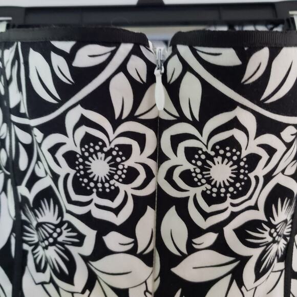 Women's White House Black Market Floral Strapless Fit and Flare Dress with Belt - Picture 8 of 11